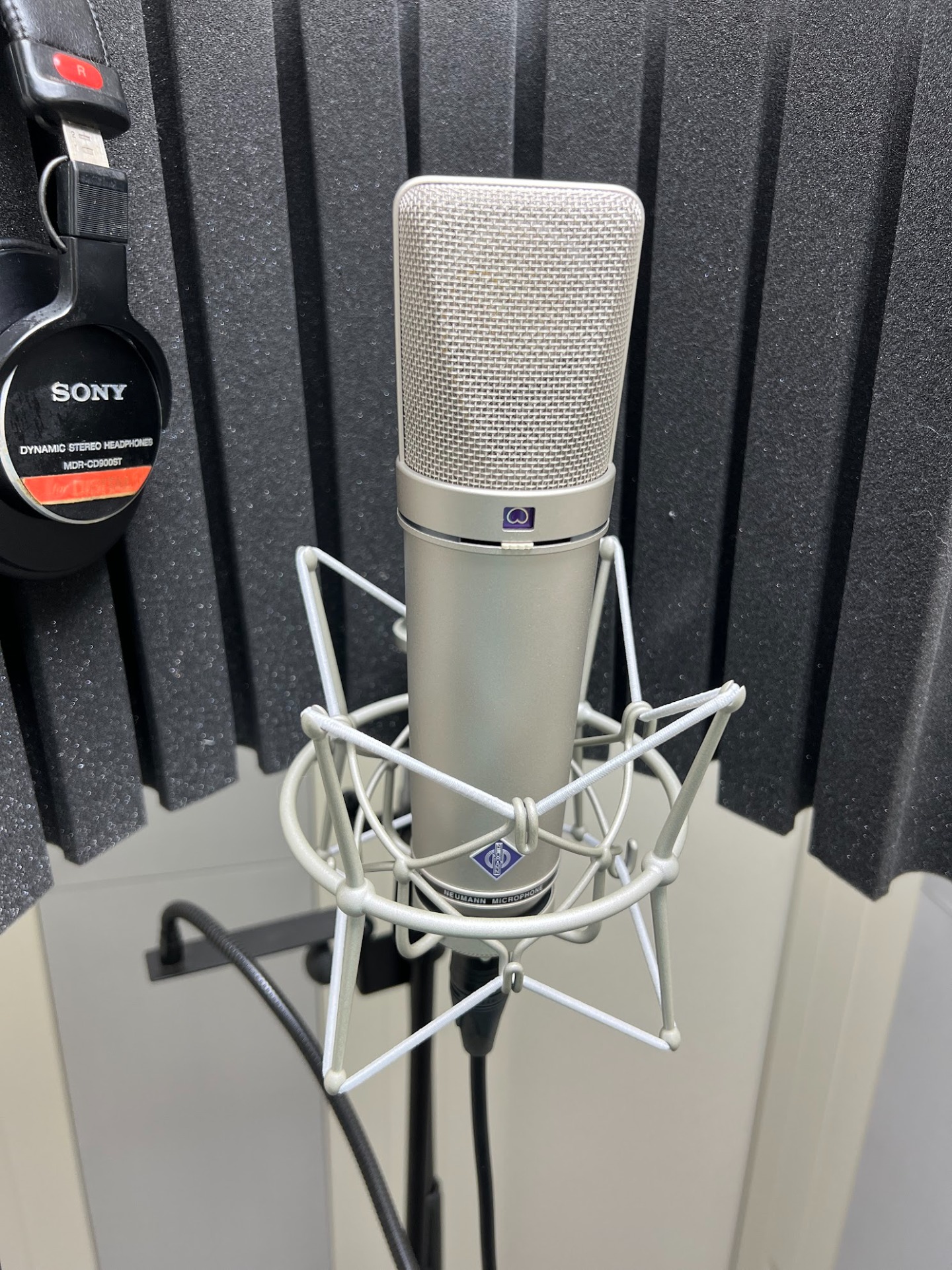 NEUMANN U87ai